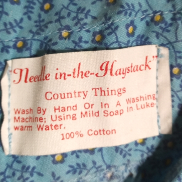 Needle in a Haystack Handmade Prairie Style Ruffle Apron — Retro Country Cooking - Picture 4 of 5